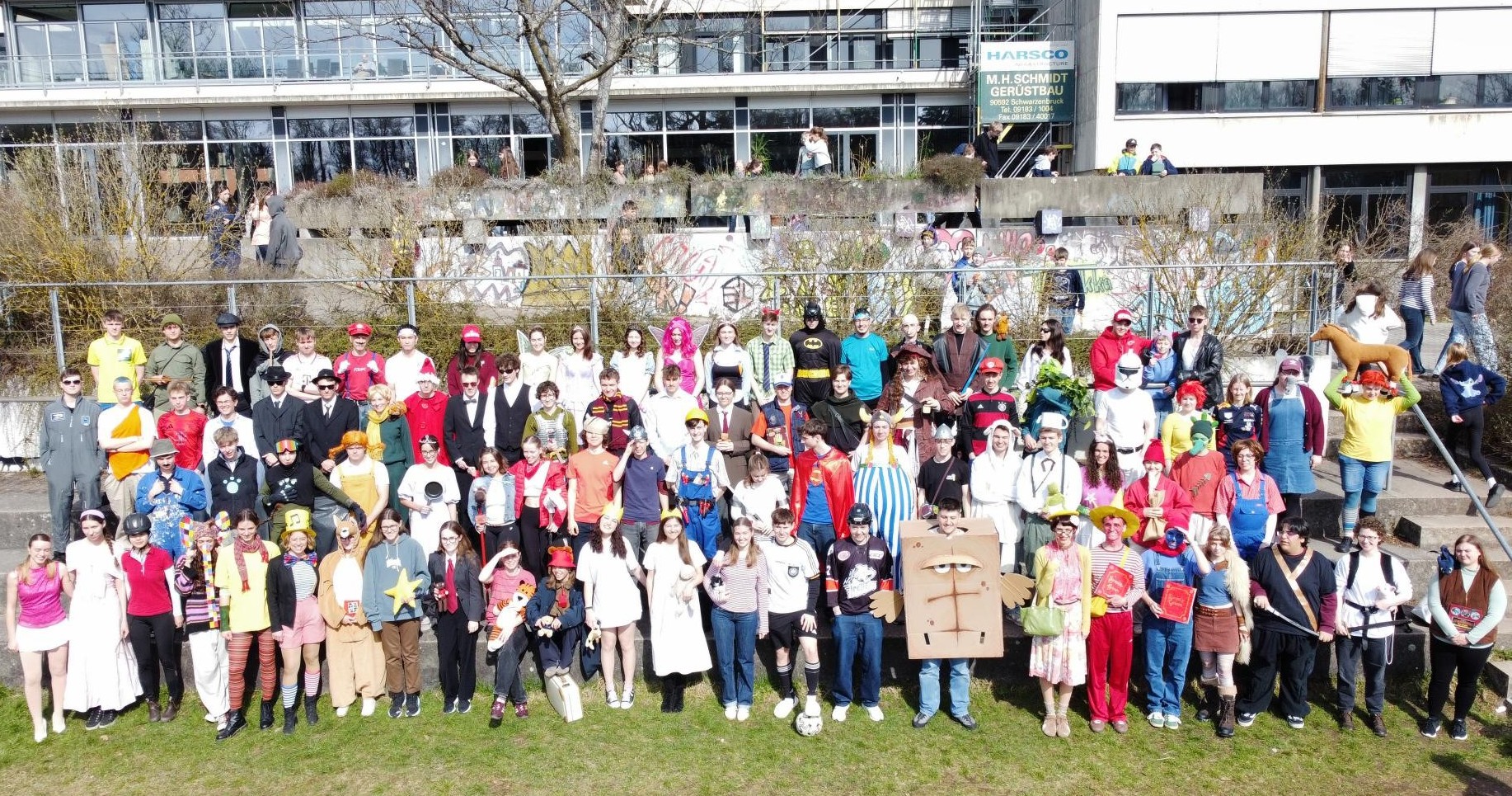 Gruppenfoto Motto "Kindheitshelden"