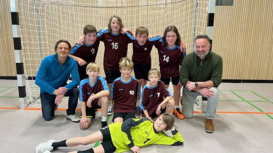 Gruppenfoto Handball mit Väter